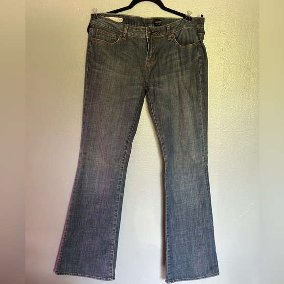Buckle Buffalo brand flare jeans - Picture 1 of 8